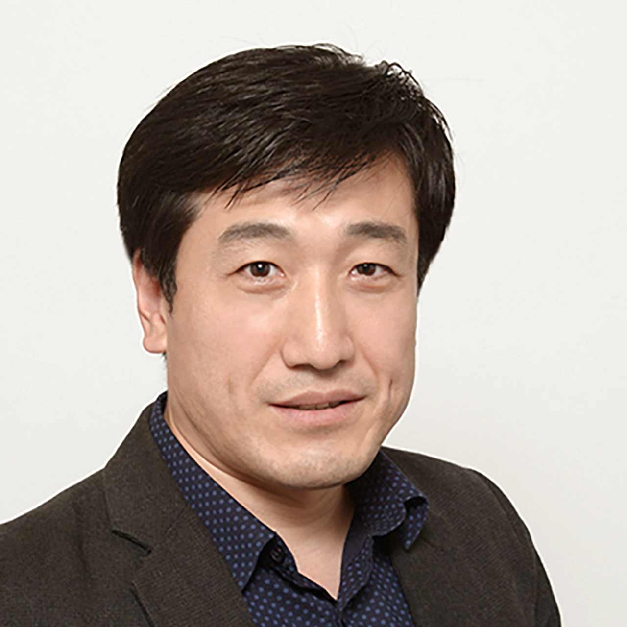 张 健