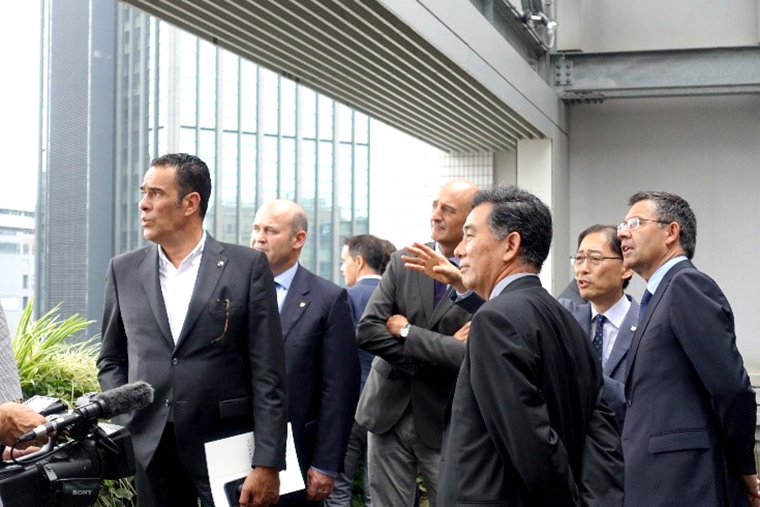 Introducing Tokyo Dome and other projects from a terrace.