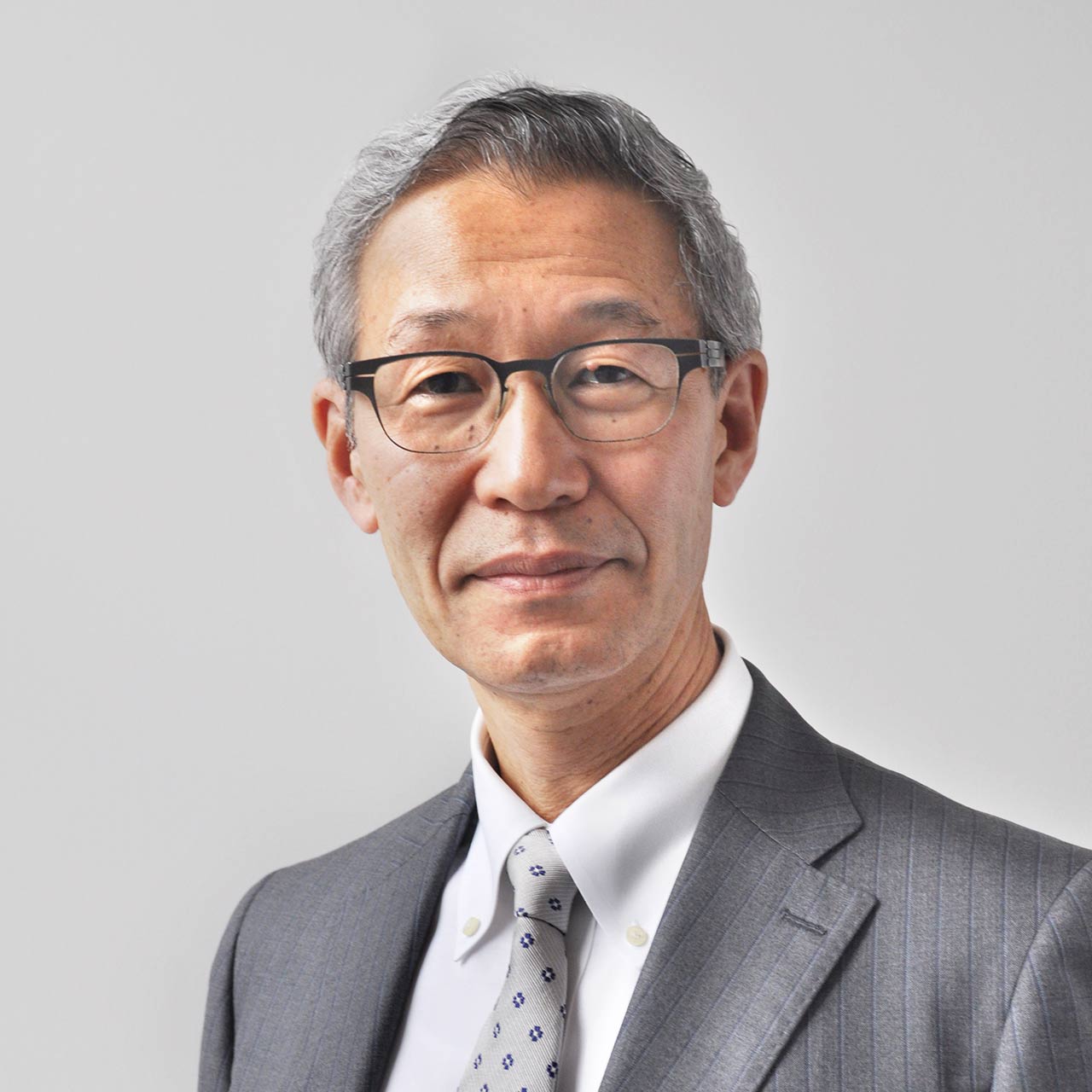 降籏 哲人
