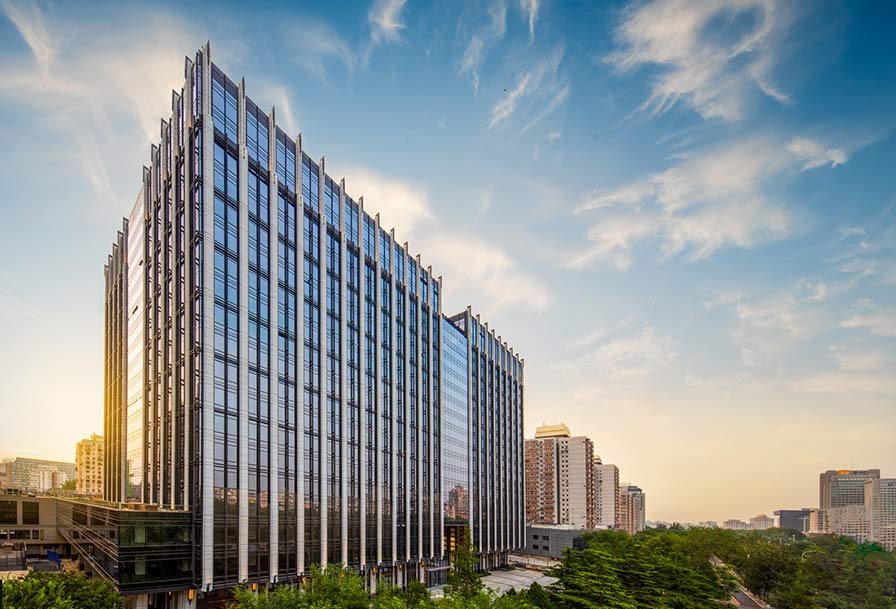 建物名　兆泰国際中心（A2）、施主　兆泰集団、所在地　北京市朝陽区、敷地面積　9,370㎡、延床面積　170,150㎡、地下6階、地上20階