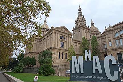 会場の国立カタルーニャ美術館