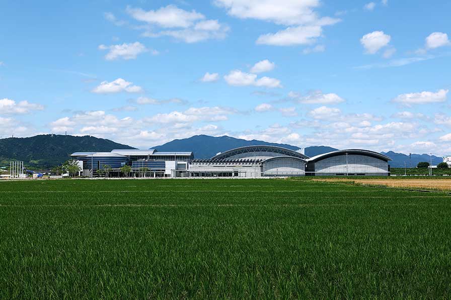 津市産業・スポーツセンター「サオリーナ」