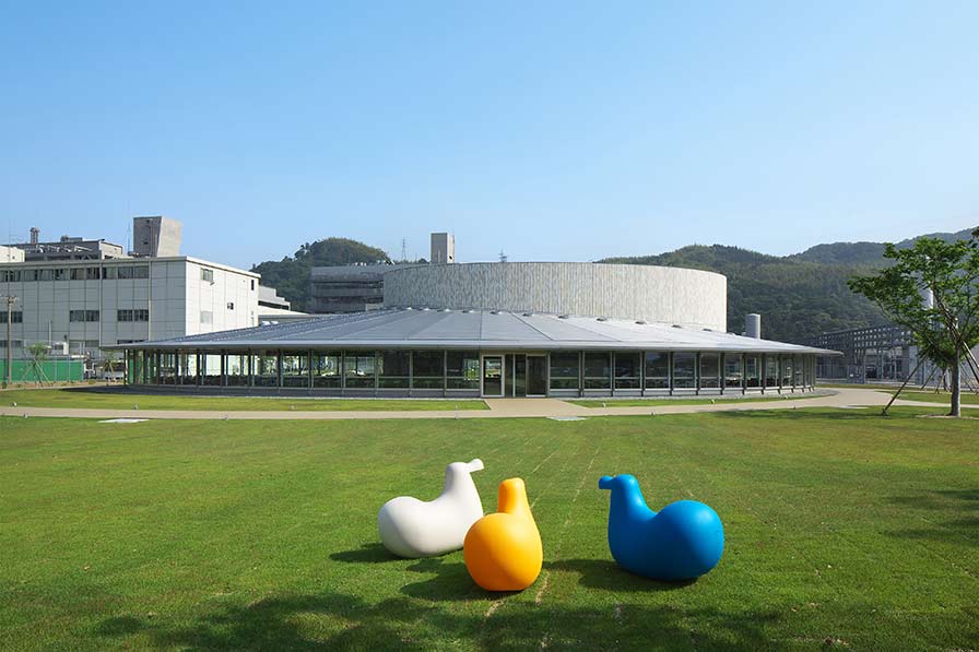 日亜化学工業　西厚生棟（BIG　HAT）